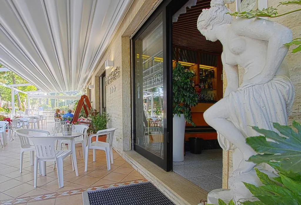 Hotel Meris-1